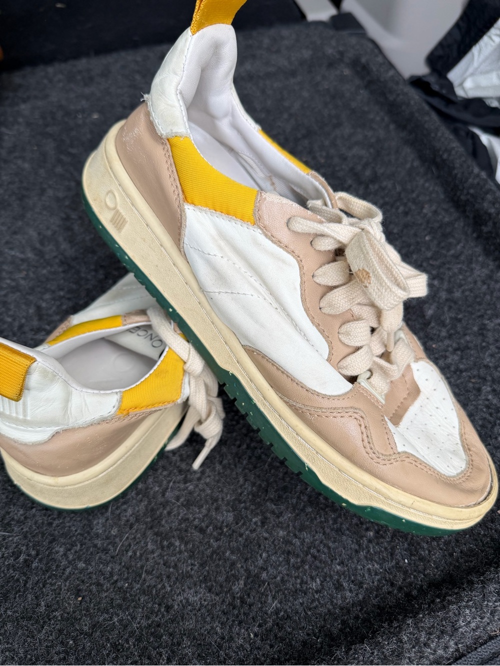 Oncept phoenix sneakers